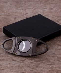 BarMan Shop -BarMan Shop gunmetal cigar cutter scene1 700x700