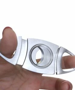 BarMan Shop -BarMan Shop stainless steel cigar cutter action 700x700